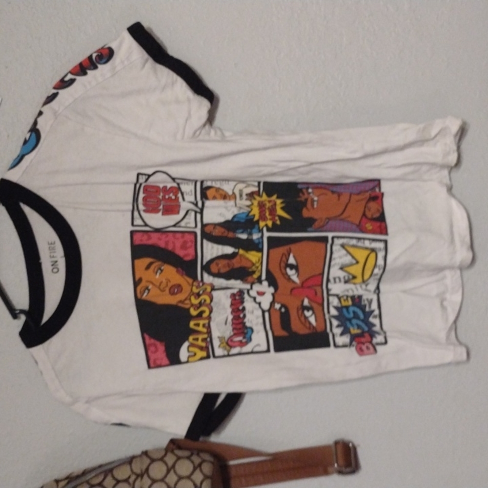White comic t shirt L